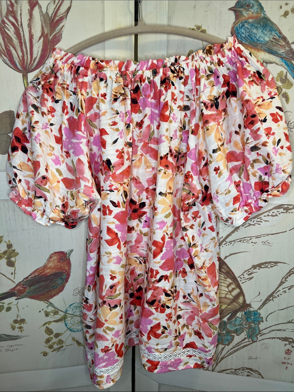 FRYE AND CO. Pink & Coral Floral Off-Shoulder Top